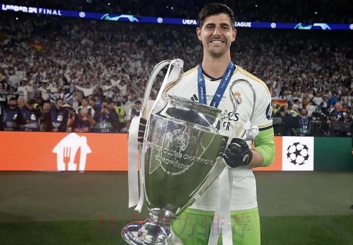 库尔图瓦当选IFFHS年度世界最佳门将 大马丁第二 库尔图瓦当选IFFHS年度世界最佳门将 大马丁第二